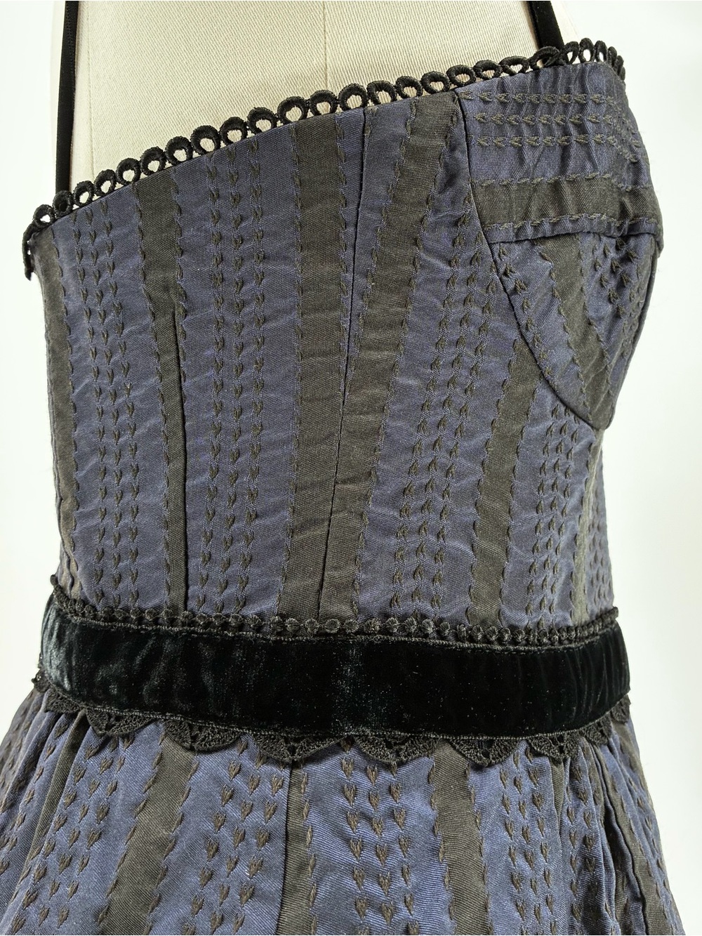 Women’s Vintage Nanette Lepore Bergdorf Goodman Stripped Silk Taffeta Dress 4 - Picture 7 of 16